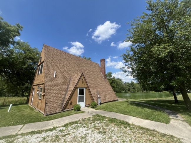 Building Photo - 558 E County Rd 1350 N