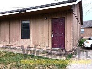 Building Photo - 302 N 10th Ave