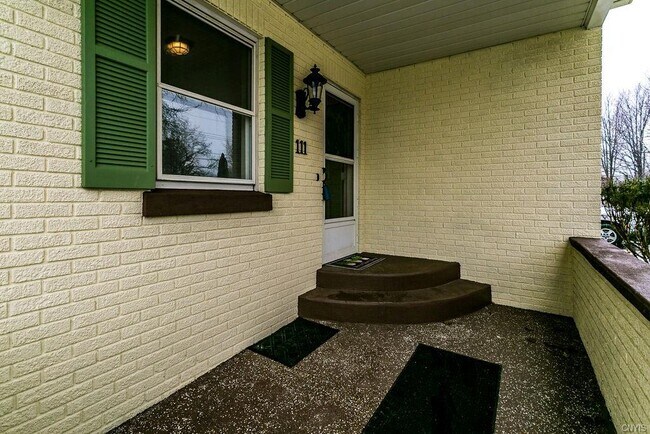 Building Photo - 111 Dormar Dr