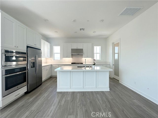 Foto del edificio - 322 Tank