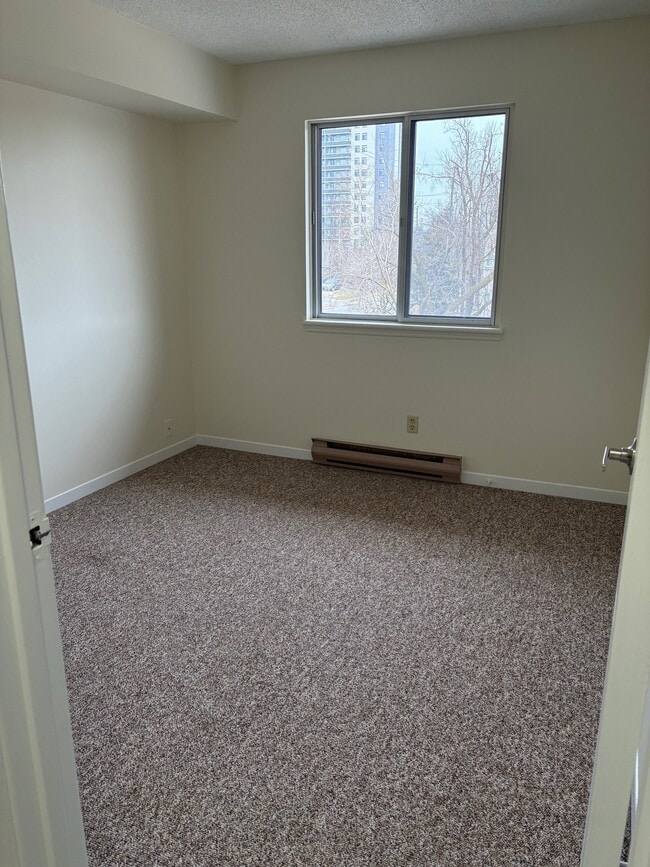 Building Photo - Cedar Grove