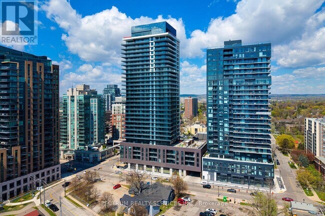 Photo du bâtiment - 2075 Lakeshore Rd.