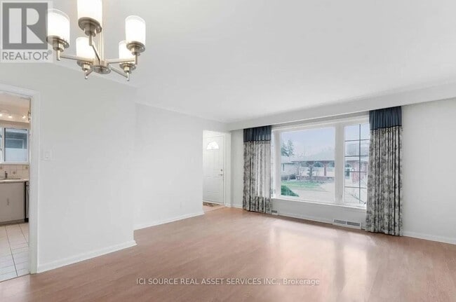 Building Photo - 4 Dempster St