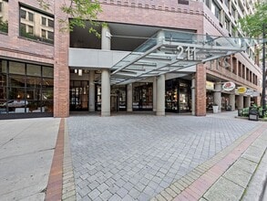 Building Photo - 211 E Ohio St