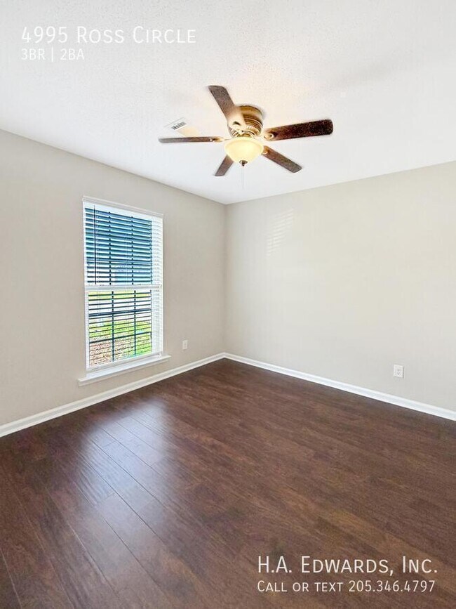Foto del edificio - 4995 Ross Cir