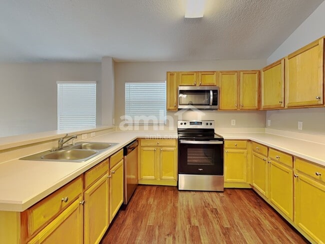 Building Photo - 627 Maya Susan Loop