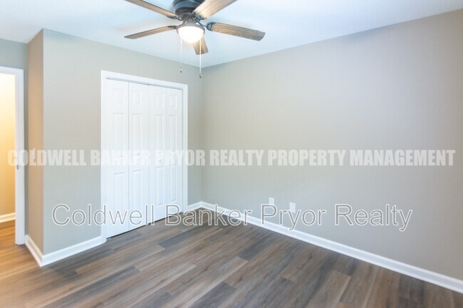 Foto del edificio - 5722 Moody Sawyer Rd