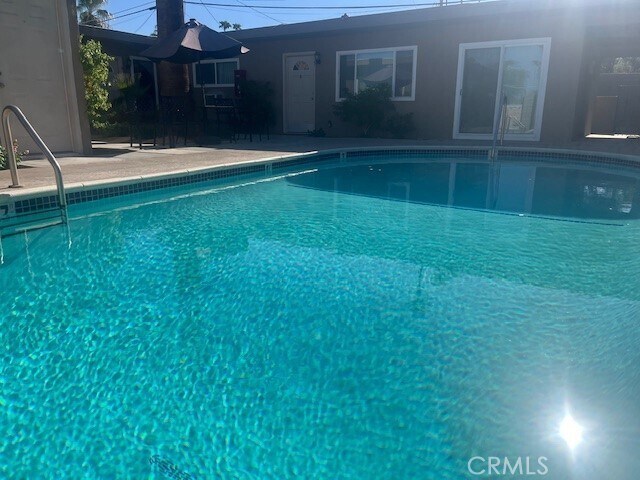 Foto del edificio - 45421 Sunset Ln