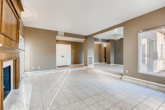 Building Photo - Immaculate 2 bedroom condo with all the ap...
