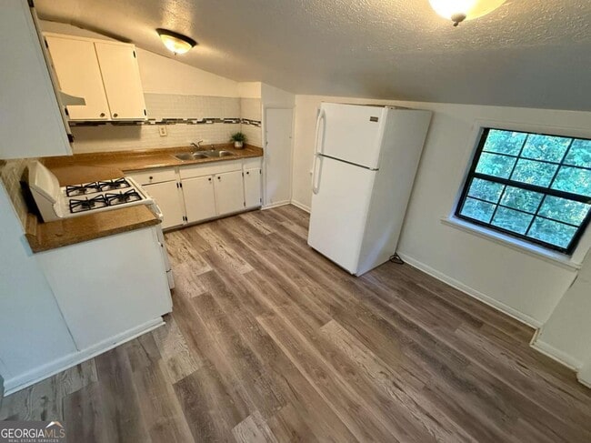 Foto del edificio - 6104 Pisgah Rd SW