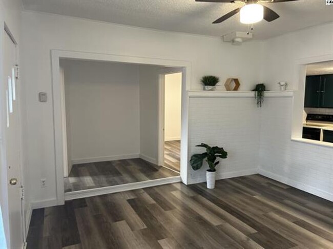 Building Photo - Jessica's Rental