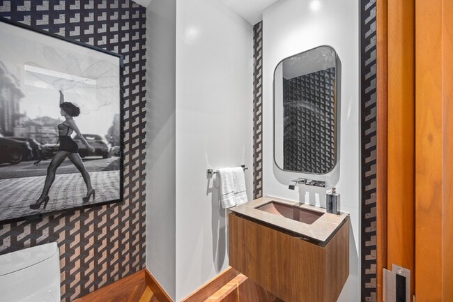 Foto del edificio - 300 International Drive