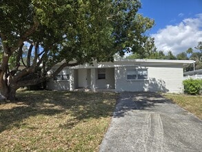 Building Photo - 1304 Tuscola St