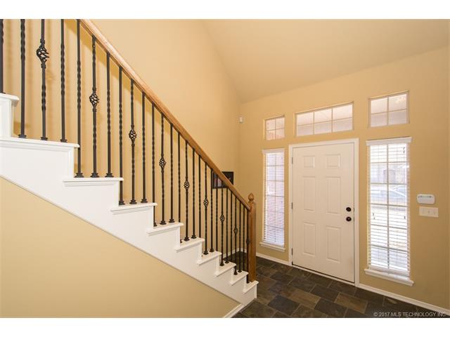 Building Photo - 1311 S Aster Pl
