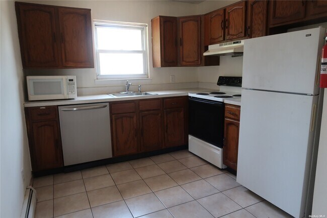 Foto del edificio - 772 Carman Ave