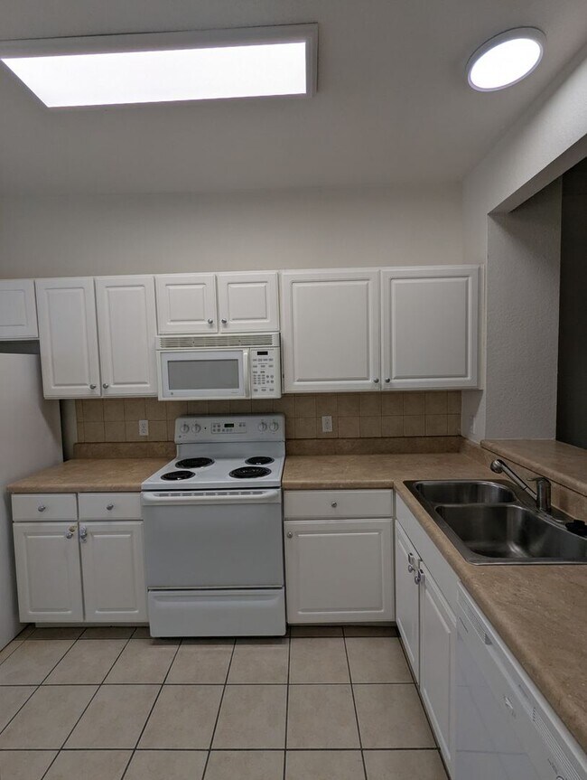 Foto del edificio - 2 Bedroom / 2.5 Bathroom Townhome – Magnolia Place