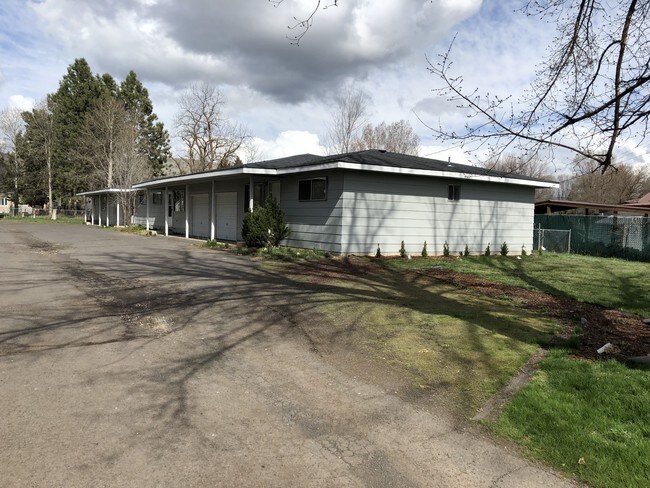 Foto del edificio - 5453 Walton Dr