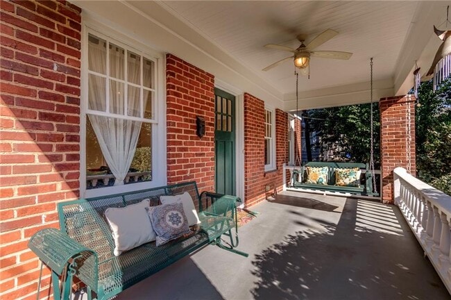 Building Photo - 628 Cooledge Ave NE