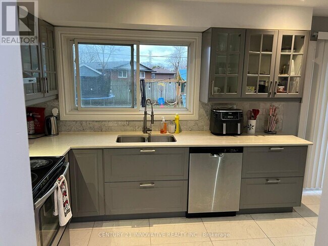 Photo du bâtiment - 1292 Nottingham Ave