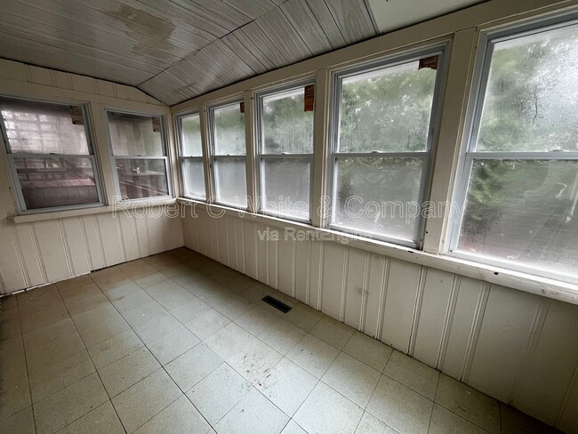 Foto del edificio - 98 N Grand St