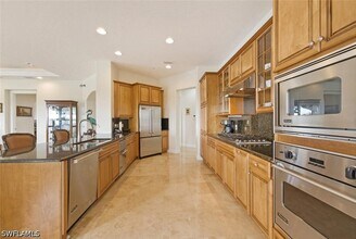 Building Photo - 2538 Marquesa Royale Ln