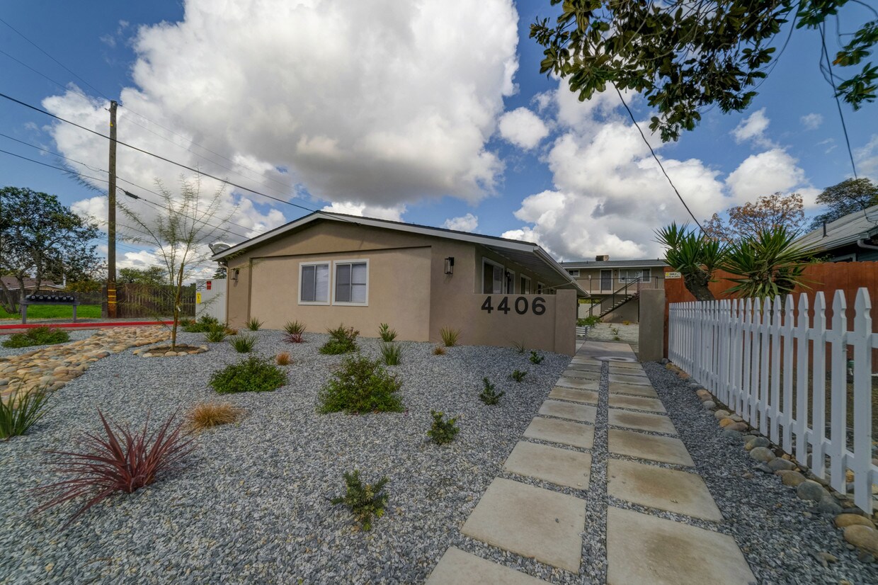 Foto principal - 4406 W Myrtle Ave