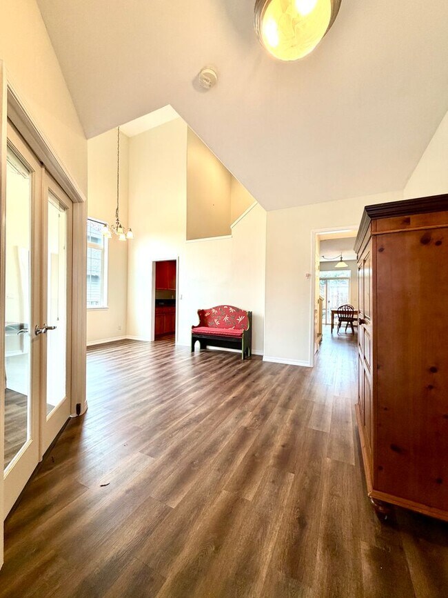 Building Photo - Beautiful Home in the Sought After Arbor C...