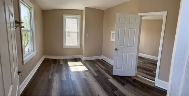 Building Photo - 1215 Kings Hwy