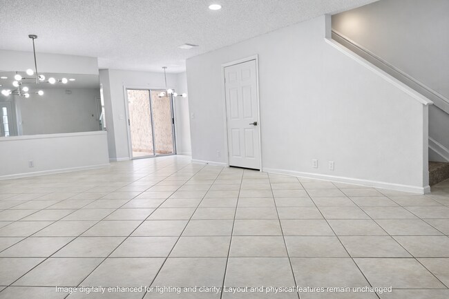 Foto del edificio - 703 Crosswinds Dr