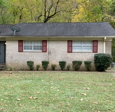 Building Photo - 833 Old Trail Rd