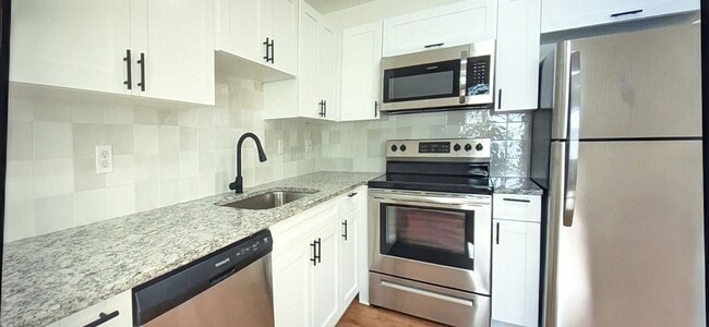 Building Photo - Charming 2BR Duplex in Norfolk
