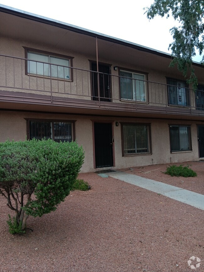 Building Photo - 565 S Royal Crest Cir