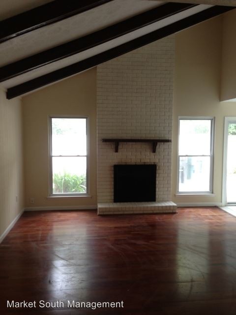 Building Photo - 3 br, 2.5 bath House - 1 Chantilly Court