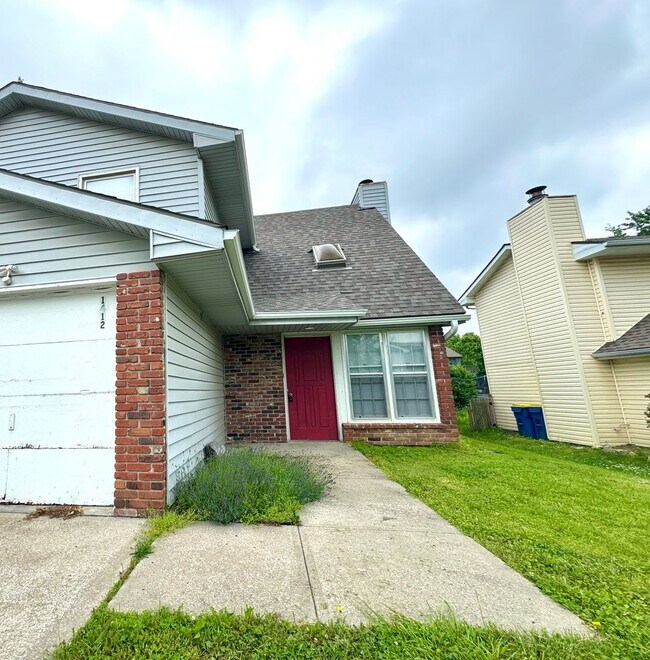 14001528 La Chateau Dr Unit 1412, Liberty, MO 64068 Room for Rent in Liberty, MO