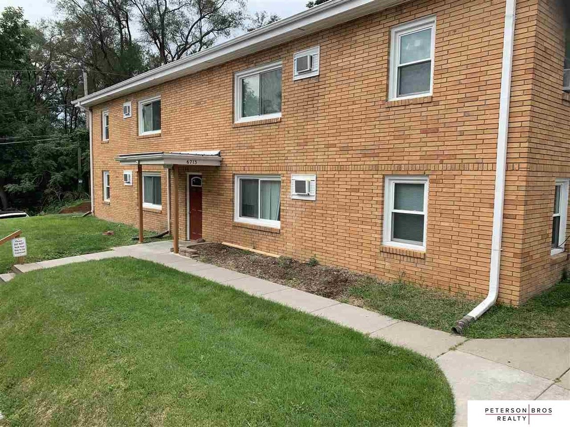 Primary Photo - 6713 Blondo St