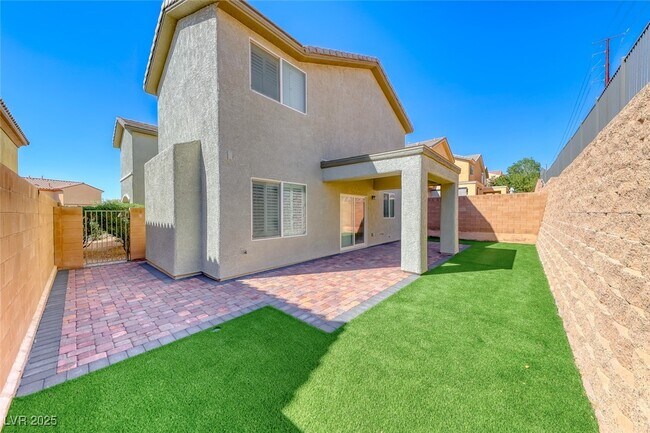 Foto del edificio - 2760 Drummossie Dr