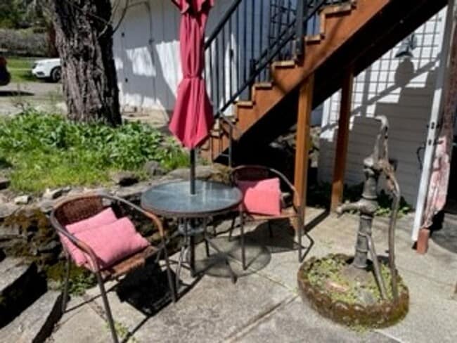 Building Photo - Graham Cottage: Fully furnished cute cotta...