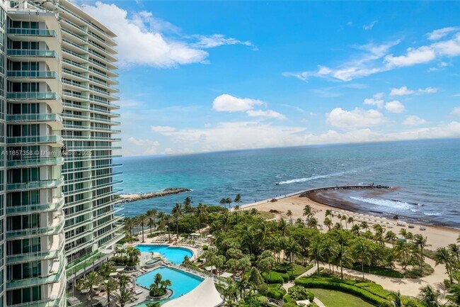 Foto del edificio - 10275 Collins Ave