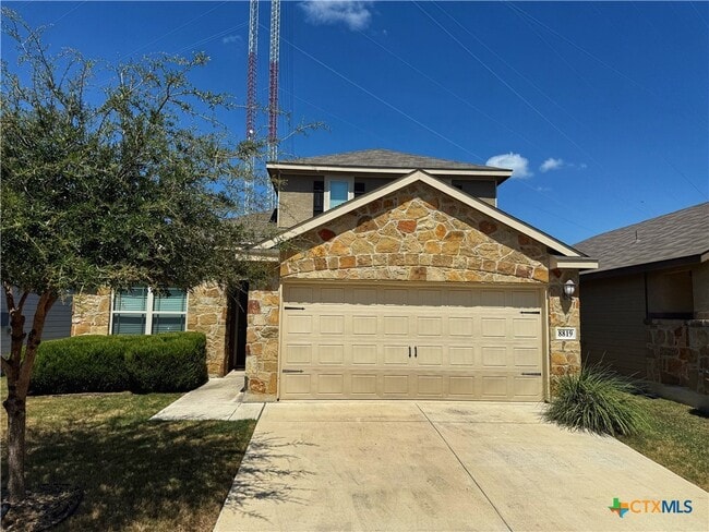 Building Photo - 8819 Straight Oaks