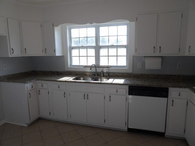 Foto del edificio - 1271 Ash Little River Rd NW