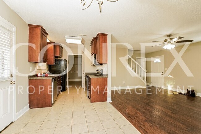 Building Photo - Captivating 4 Bedroom Two-Story in Huntsvi...