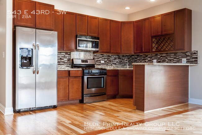 Building Photo - BEAUTIFUL 3 BEDROOM 2 BATH CONDO