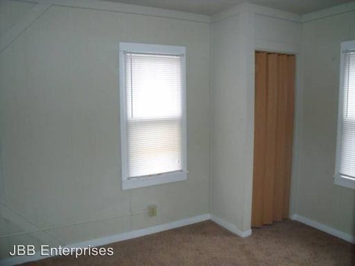 Building Photo - 2402 33rd St