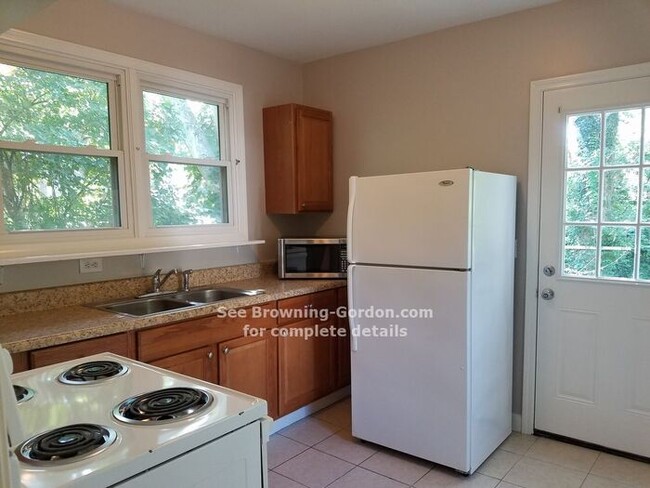 Building Photo - 2609 Sunset Pl