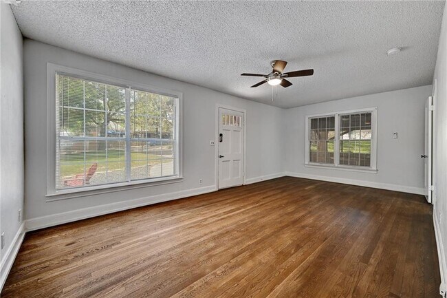 Building Photo - 1402 Morgan Ln