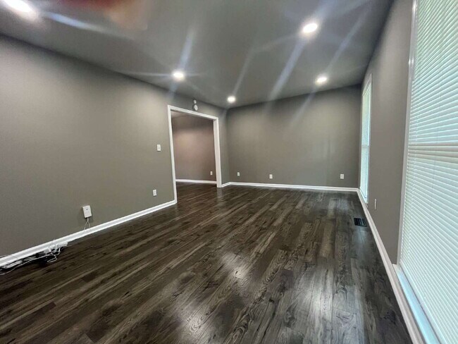 Foto del edificio - 6208 Cedar Point Dr NW