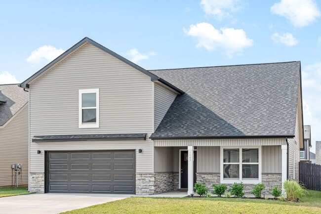 Building Photo - 3 Bedroom 3 Bath Home with Bonus Room For Rent!