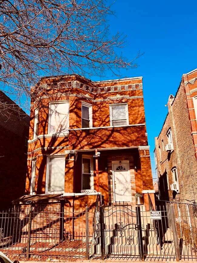 Property View - 1434 N Ridgeway Ave