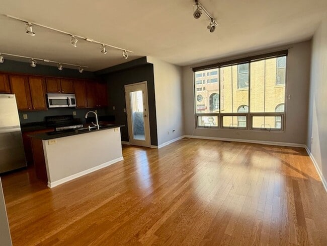 Building Photo - 160_WALL