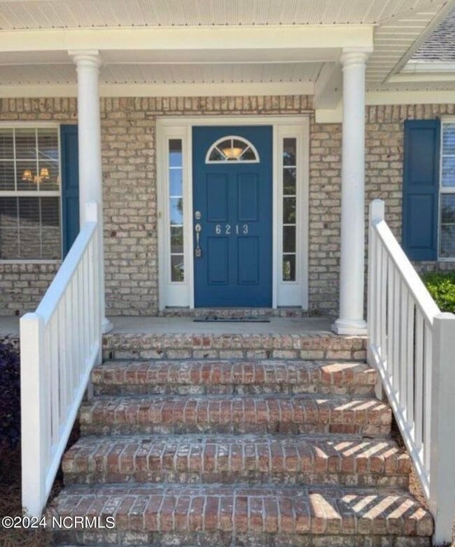 Building Photo - 6213 Sugar Pine Dr